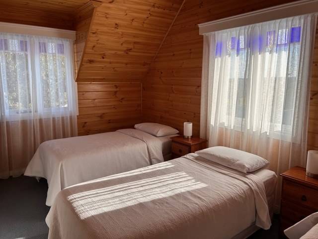 Dunes upstairs twin bedroom